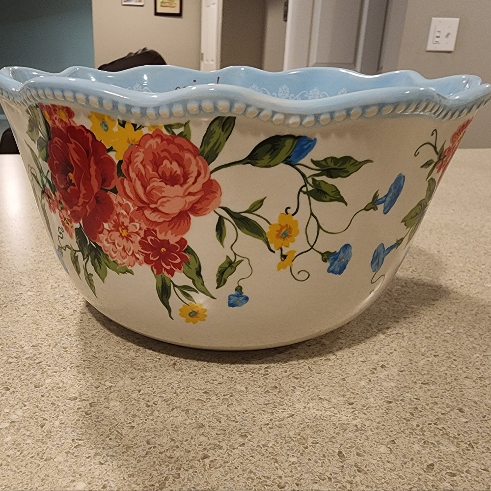 Floral serving dish